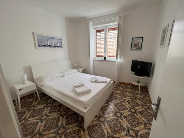 Casa Jelena Apartment เชฟาลู ภายนอก รูปภาพ